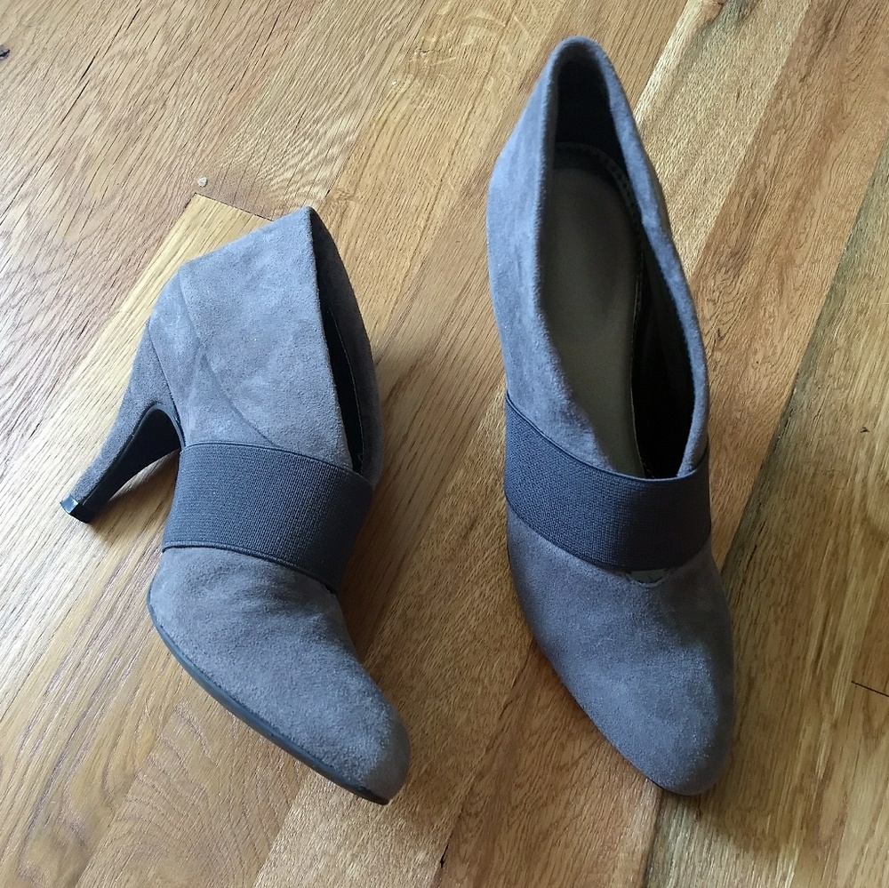 Vince Camuto Grey Leather Ankle Boots Size 6.5